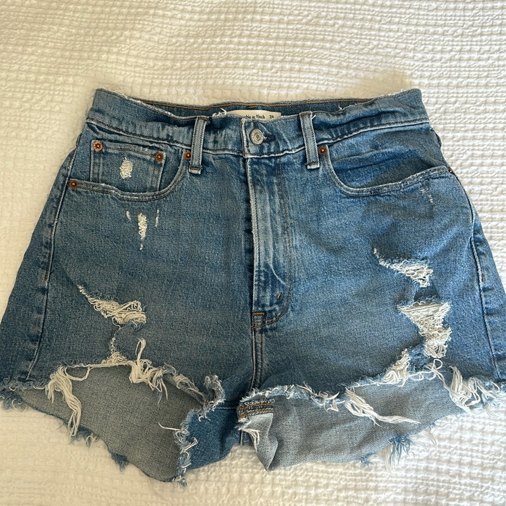 ABERCROMBIE blue denim mom shorts